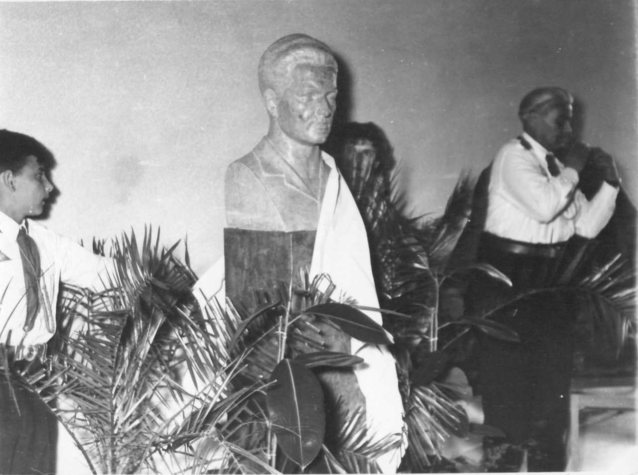 Antal János szobrának avatása