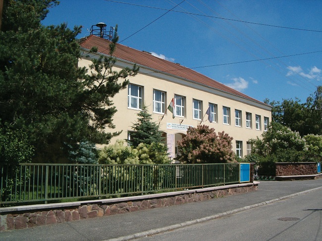 Nyitra Street Primary School